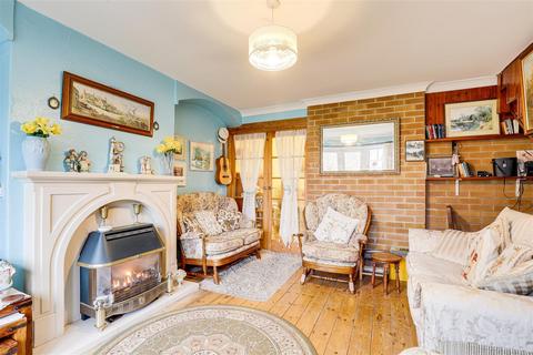 3 bedroom terraced house for sale, Third Avenue, Gedling NG4