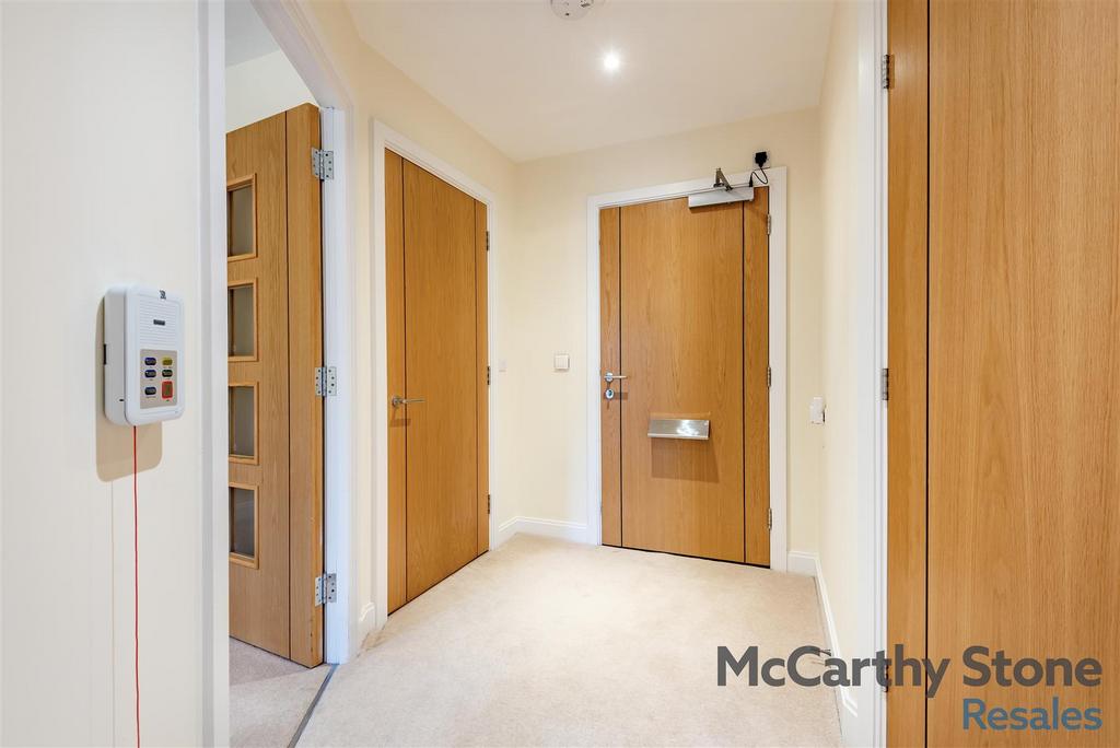 8673628-interior14.jpg