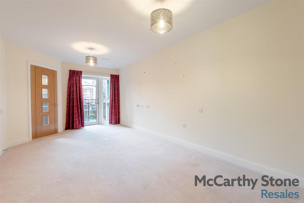 8673628-interior01.jpg