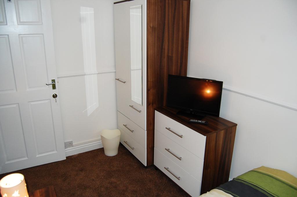 21-darent-avenue-bedoom1