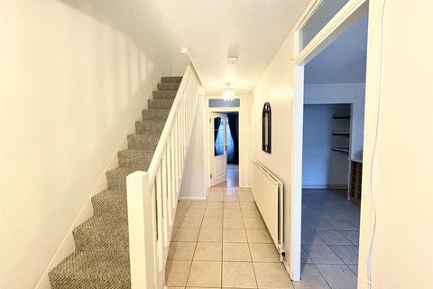 3 bedroom terraced house to rent, Maple Road, Sandy