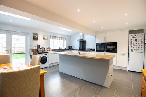 3 bedroom detached house for sale, Evesham Close, Wellingborough