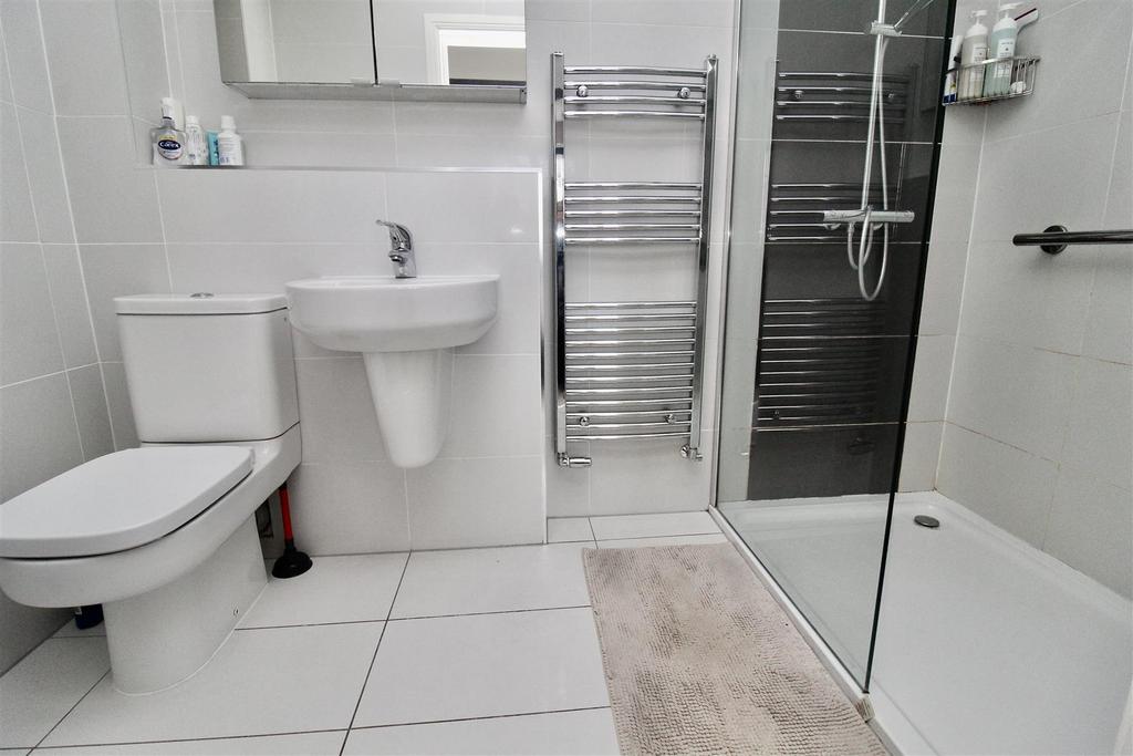 Shower Room En-Suite