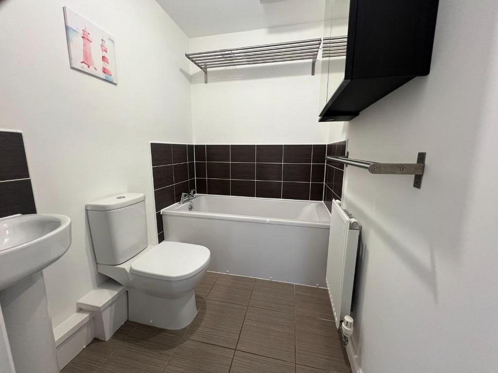 Bathroom.JPG