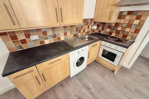 undefined, Downs Road, Luton