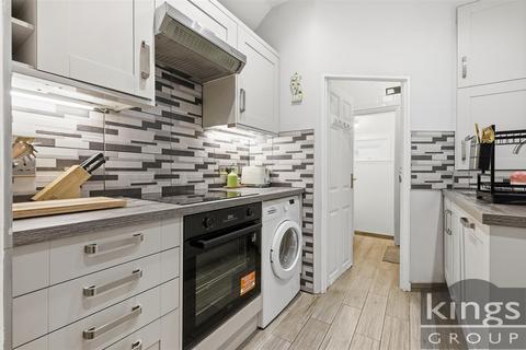 3 bedroom terraced house for sale, Sketty Road, Enfield