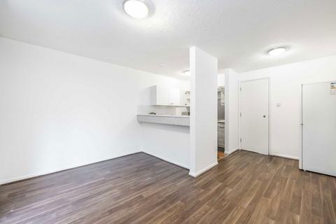 1 bedroom flat to rent, Harp Island Close, London NW10