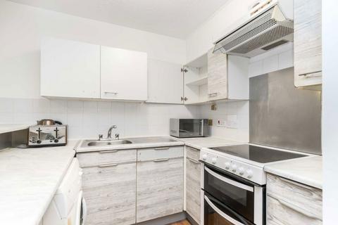 1 bedroom flat to rent, Harp Island Close, London NW10