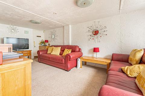 2 bedroom detached bungalow for sale, Kingsmead, Edlesborough