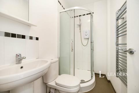 Studio to rent, Southsea, PO5