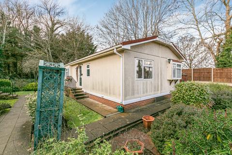 undefined, Fordbridge Park, Fordbridge Road, Sunbury-on-Thames, Surrey, TW16