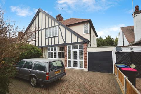 undefined, Bridgwater Drive, Westcliff-on-sea, SS0