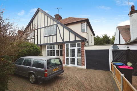undefined, Bridgwater Drive, Westcliff-on-sea, SS0