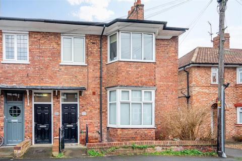 2 bedroom flat to rent, Moorland Road, York