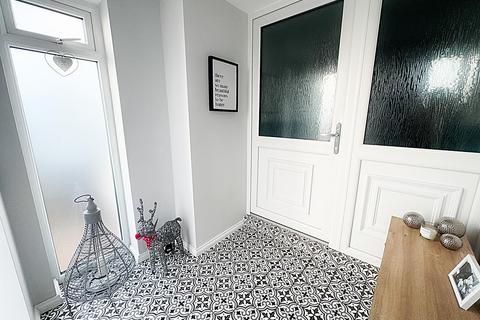 4 bedroom semi-detached house for sale, Valeria Close, Hadrian Park, Wallsend
