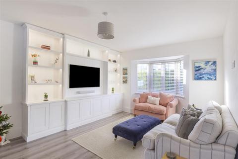 4 bedroom detached house for sale, Dumbrell Drive, Paddock Wood, Tonbridge