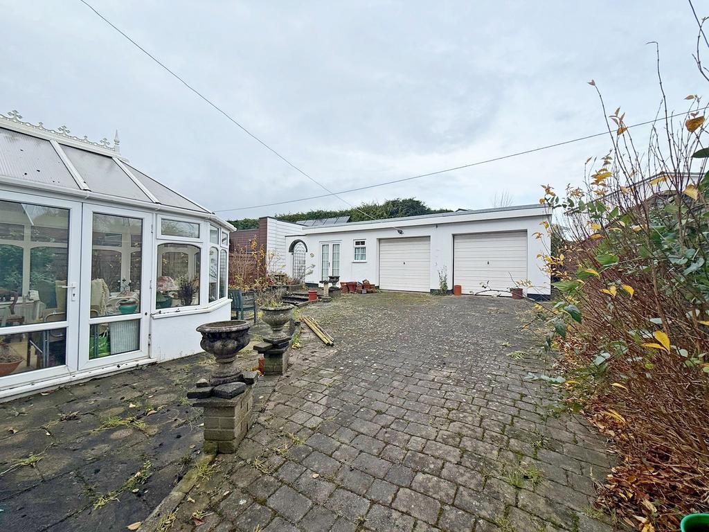 Garage/Annex