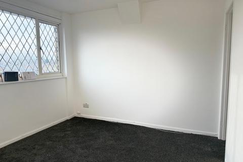 undefined, Tilbury, RM18