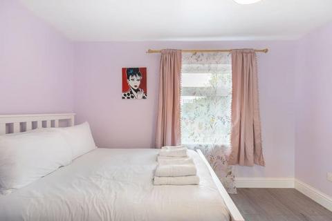 undefined, Joshua Street, London, E14