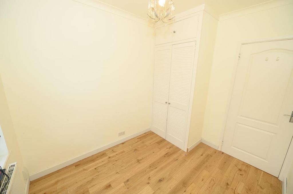 Bedroom three pic 2.jpg