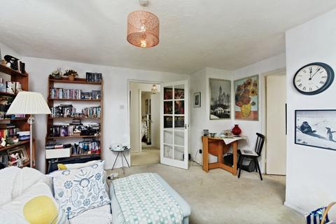 2 bedroom apartment for sale, Mullards Close, Mitcham CR4