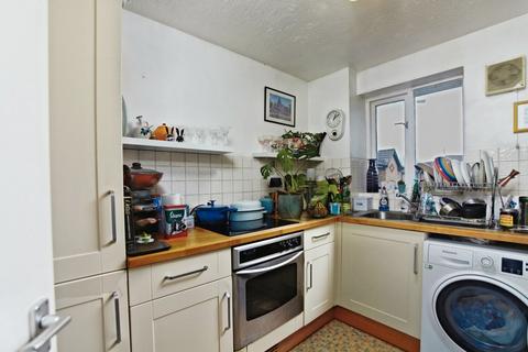 2 bedroom apartment for sale, Mullards Close, Mitcham CR4
