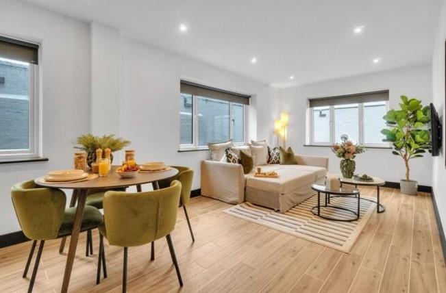Kitchen/Dining Area