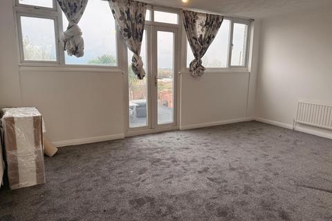 undefined, Tilbury, RM17