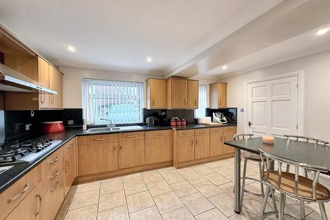4 bedroom semi-detached house for sale, Blandford