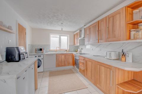 3 bedroom end of terrace house for sale, Barnwood Close, Church Hill South, Redditch, B98