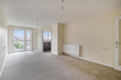 1 bedroom flat for sale, Chiltern Lodge,  Princes Risborough,  HP27