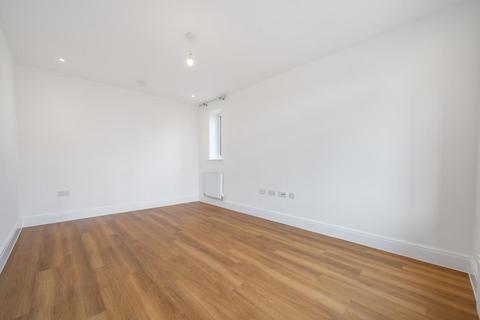 3 bedroom semi-detached house to rent, Heyford Park,  Bicester,  Oxfordshire,  OX25