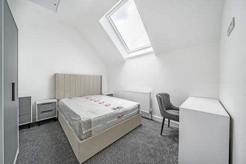 undefined, HMO Eighth Avenue De,  Aylesbury,  HP21