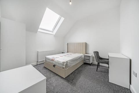 undefined, HMO Eighth Avenue De,  Aylesbury,  HP21