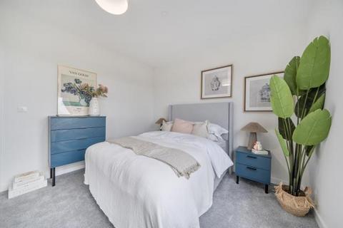 undefined, Elmsleigh Road,  Staines,  TW18