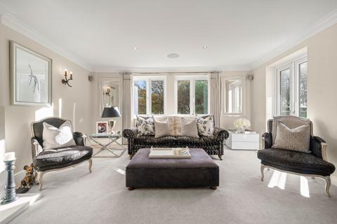 6 bedroom townhouse for sale, St. Nicholas Crescent,  Woking,  GU22