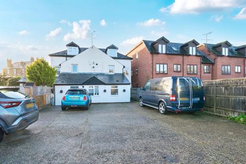 undefined, Newbury,  Berkshire,  RG14