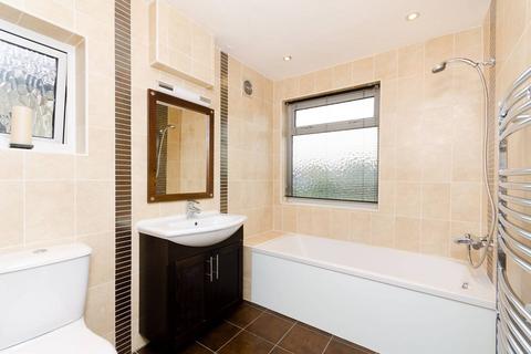undefined, Irvine Avenue, Kenton, Harrow, HA3