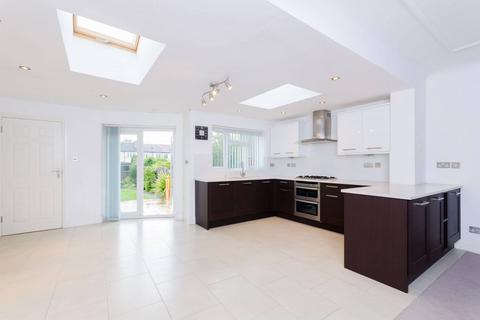 undefined, Irvine Avenue, Kenton, Harrow, HA3