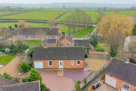 2 bedroom detached bungalow for sale - Walnut Paddock, Melton Mowbray LE14