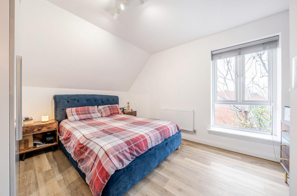 1381446-3-691c5b9...