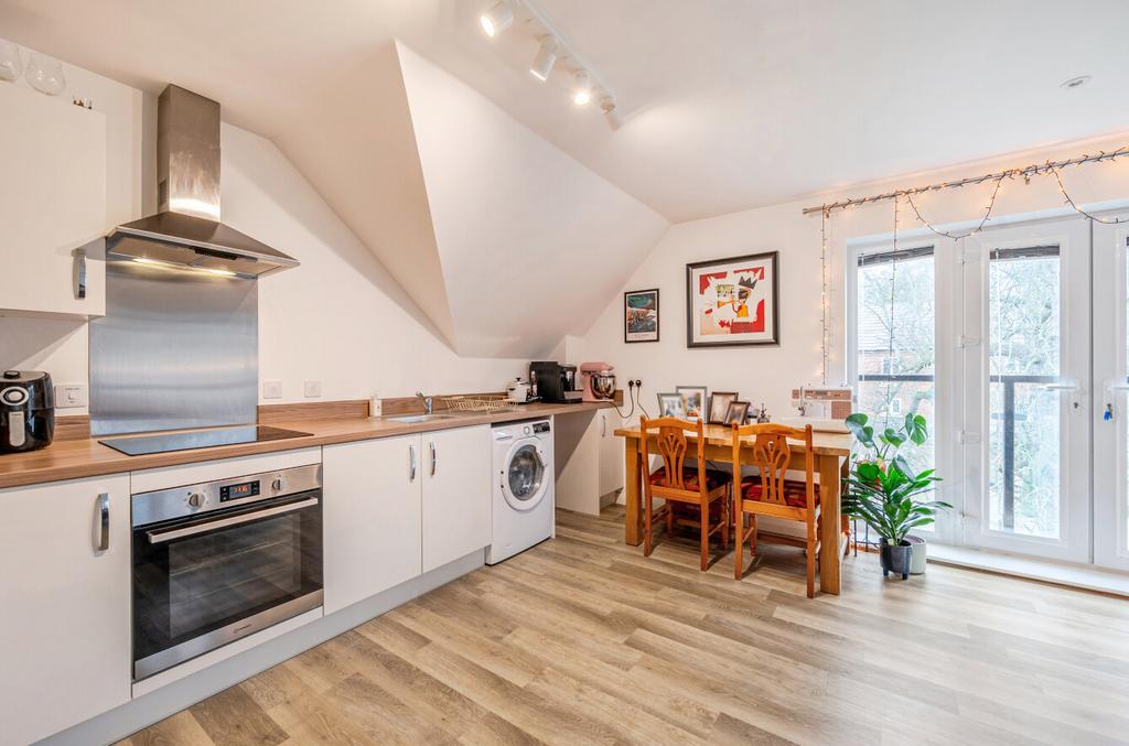 1381446-11-691c5d...