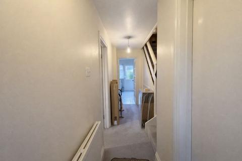 undefined, Snakely Close, Hp10
