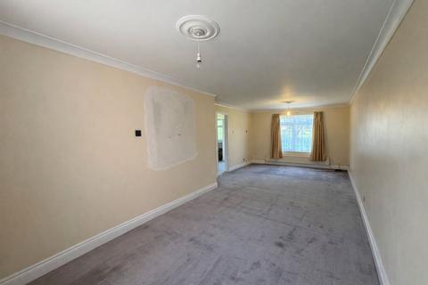 undefined, Snakely Close, Hp10