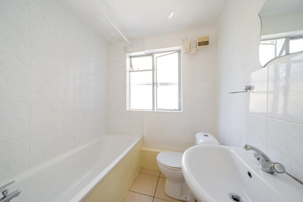 67f3f8b70a358-l-1277