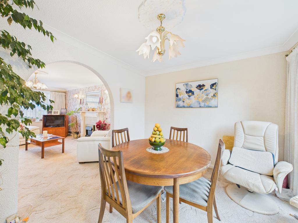 Cam02136 g0 pr0494 still006