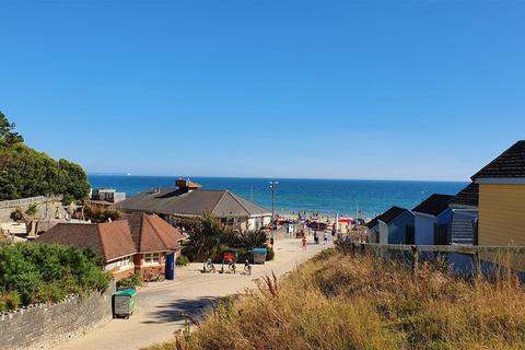 2 bedroom apartment to rent, Burnaby Road, Bournemouth