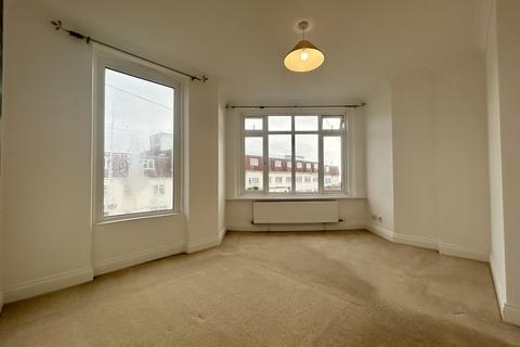 2 bedroom apartment to rent, Burnaby Road, Bournemouth
