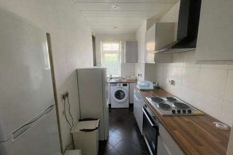 2 bedroom ground floor flat to rent, Marfield Street, Carntyne