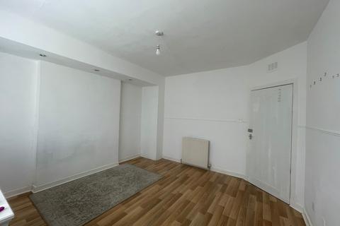 2 bedroom ground floor flat to rent, Marfield Street, Carntyne